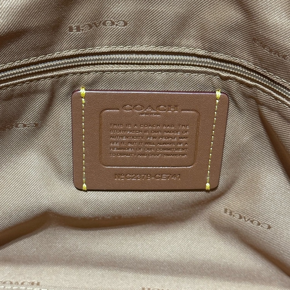 COACH - Picture 6 of 7